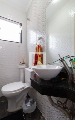 Casa de condomínio à venda com 150m², 3 quartos e 3 vagasLavabo