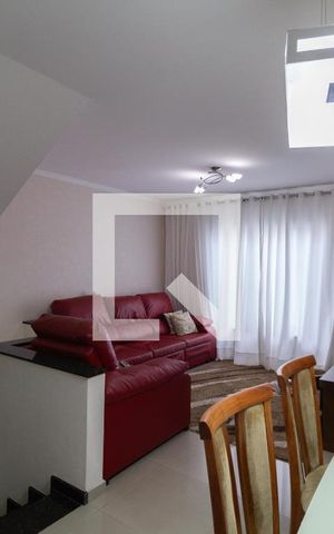 Casa de condomínio à venda com 150m², 3 quartos e 3 vagasSala