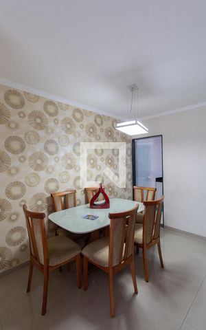 Casa de condomínio à venda com 150m², 3 quartos e 3 vagasSala