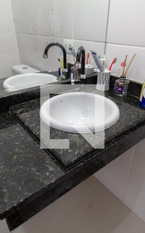 Casa de condomínio à venda com 150m², 3 quartos e 3 vagasBanheiro Suíte 1