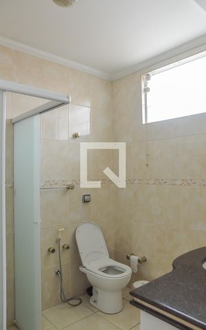 Casa à venda com 290m², 3 quartos e 5 vagas Casa à venda com 290m², 3 quartos e 5 vagasBanheiro da Suíte 2