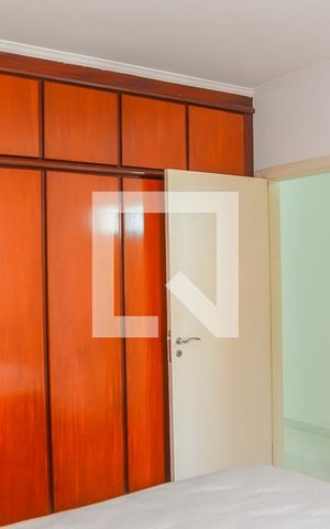 Casa à venda com 290m², 3 quartos e 5 vagas Casa à venda com 290m², 3 quartos e 5 vagasQuarto 2 - Suíte