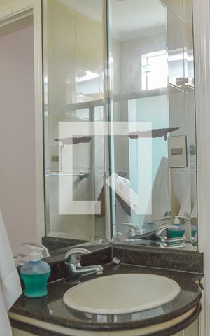 Casa à venda com 290m², 3 quartos e 5 vagas Casa à venda com 290m², 3 quartos e 5 vagasBanheiro da Suíte