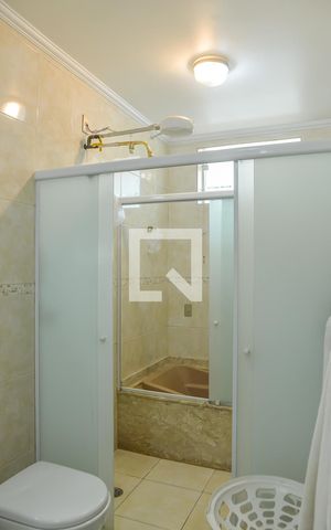 Casa à venda com 290m², 3 quartos e 5 vagas Casa à venda com 290m², 3 quartos e 5 vagasBanheiro da Suíte 3