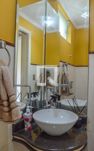 Casa à venda com 290m², 3 quartos e 5 vagas Casa à venda com 290m², 3 quartos e 5 vagasLavabo
