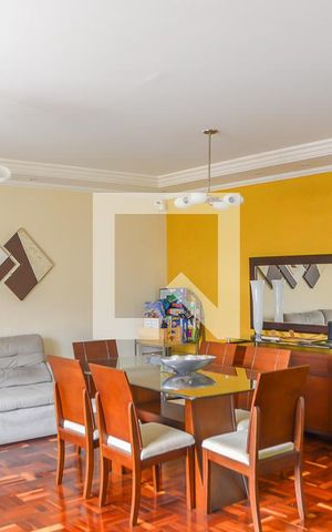 Casa à venda com 290m², 3 quartos e 5 vagas Casa à venda com 290m², 3 quartos e 5 vagasSala