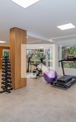 Apartamento à venda com 250m², 3 quartos e 4 vagas Apartamento à venda com 250m², 3 quartos e 4 vagasÁrea comum - Academia