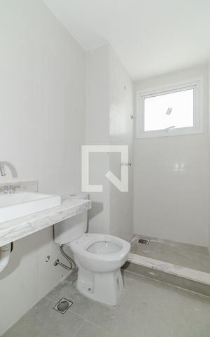 Apartamento à venda com 250m², 3 quartos e 4 vagas Apartamento à venda com 250m², 3 quartos e 4 vagasBanheiro da Suíte 2