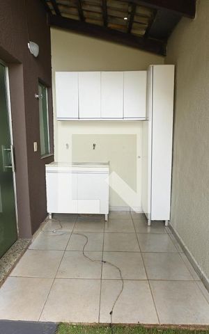 Casa de condomínio para alugar com 90m², 3 quartos e 1 vaga Casa de condomínio para alugar com 90m², 3 quartos e 1 vagaÁrea de Serviço