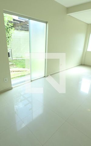 Casa de condomínio para alugar com 90m², 3 quartos e 1 vaga Casa de condomínio para alugar com 90m², 3 quartos e 1 vagaSala