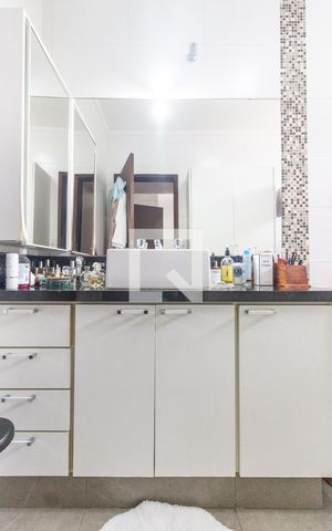 Casa à venda com 185m², 3 quartos e 2 vagas Casa à venda com 185m², 3 quartos e 2 vagasQuarto 1
