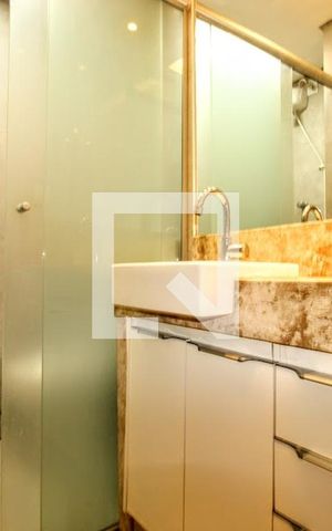 Apartamento para alugar com 18m², 1 quarto e sem vagaBanheiro 