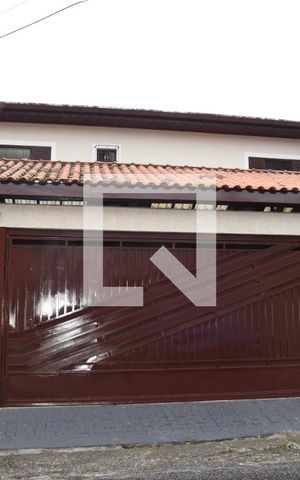 Casa à venda com 127m², 3 quartos e 2 vagasFachada
