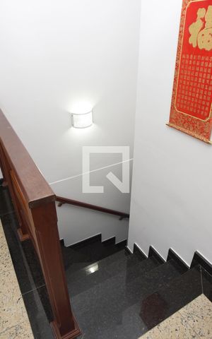 Casa à venda com 127m², 3 quartos e 2 vagasEscada