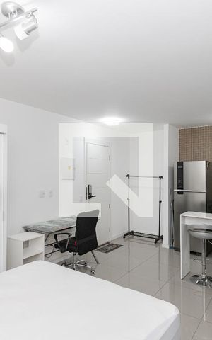 Studio à venda com 33m², 1 quarto e 1 vaga Studio à venda com 33m², 1 quarto e 1 vagaStudio