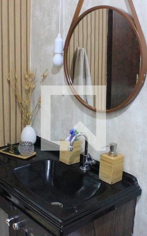 Casa à venda com 69m², 2 quartos e 1 vagaBanheiro 2