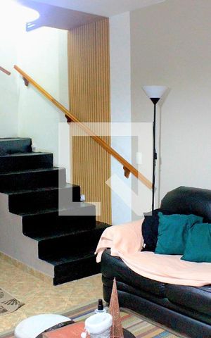 Casa à venda com 69m², 2 quartos e 1 vagaSala