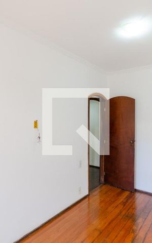 Casa à venda com 410m², 6 quartos e 2 vagas Casa à venda com 410m², 6 quartos e 2 vagasQuarto 3
