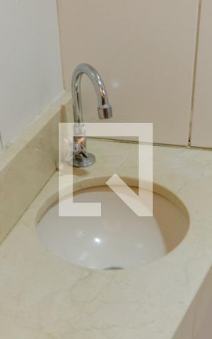 Casa à venda com 410m², 6 quartos e 2 vagas Casa à venda com 410m², 6 quartos e 2 vagasLavabo