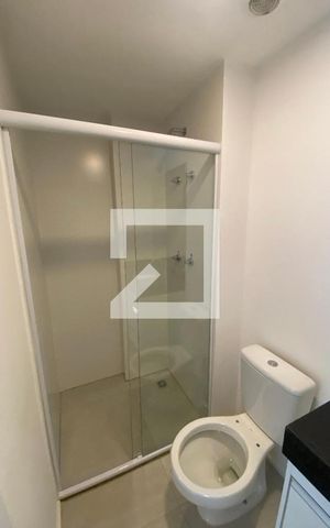 Studio para alugar com 28m², 1 quarto e sem vaga Studio para alugar com 28m², 1 quarto e sem vagaBanheiro