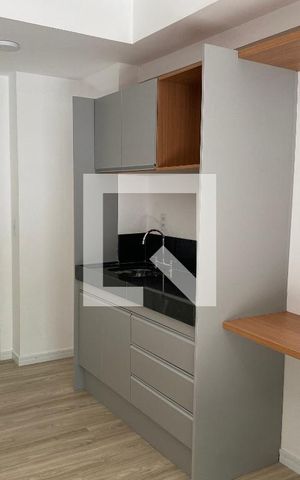 Studio para alugar com 28m², 1 quarto e sem vaga Studio para alugar com 28m², 1 quarto e sem vagaCozinha - Armários