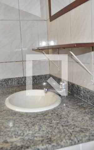 Apartamento para alugar com 55m², 2 quartos e sem vagaBanheiro