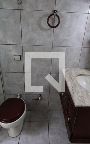 Casa à venda com 250m², 6 quartos e 3 vagasQuarto 4 - Banheiro