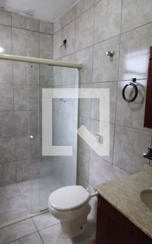Casa à venda com 250m², 6 quartos e 3 vagasQuarto 2 - Banheiro