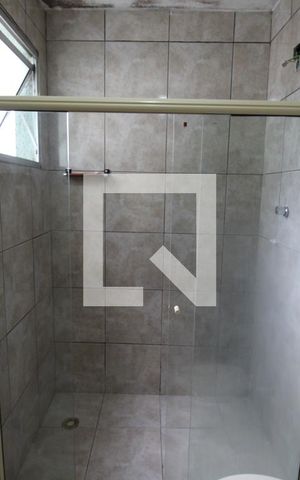 Casa à venda com 250m², 6 quartos e 3 vagasQuarto 2 - Banheiro