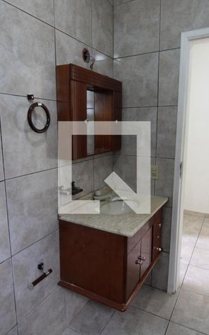Casa à venda com 250m², 6 quartos e 3 vagasQuarto 2 - Banheiro