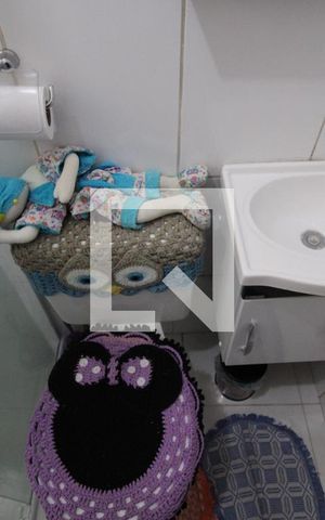 Casa à venda com 250m², 6 quartos e 3 vagasBanheiro 2