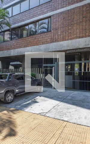 Apartamento para alugar com 170m², 3 quartos e 1 vaga Apartamento para alugar com 170m², 3 quartos e 1 vagaFachada