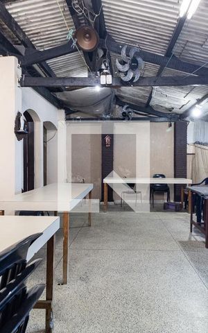 Casa à venda com 150m², 2 quartos e 1 vagaSalão 