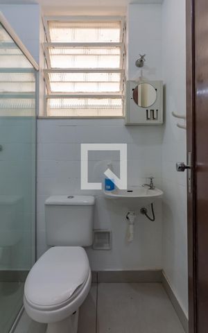 Casa para alugar com 360m², 4 quartos e 4 vagasBanheiro de serviço