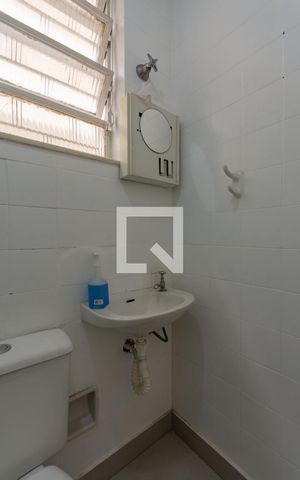 Casa para alugar com 360m², 4 quartos e 4 vagasBanheiro de serviço