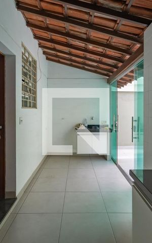 Casa para alugar com 360m², 4 quartos e 4 vagasÁrea de Serviço