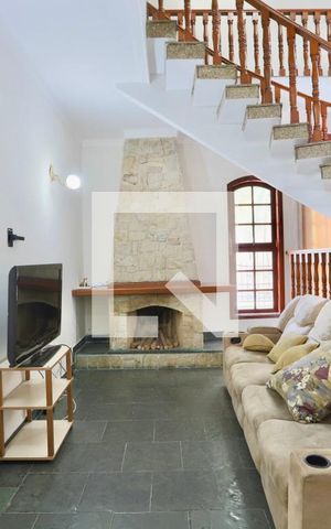 Casa para alugar com 364m², 4 quartos e 6 vagas Casa para alugar com 364m², 4 quartos e 6 vagasSala