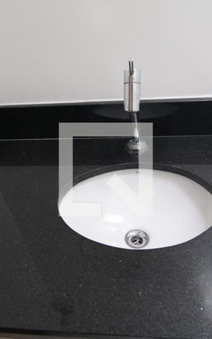 Casa à venda com 37m², 1 quarto e 1 vagaPia do banheiro
