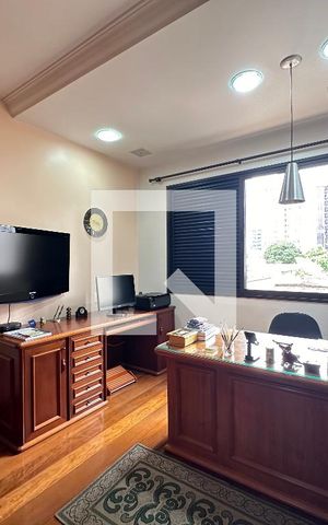 Apartamento à venda com 210m², 4 quartos e 4 vagas Apartamento à venda com 210m², 4 quartos e 4 vagasQuarto 3