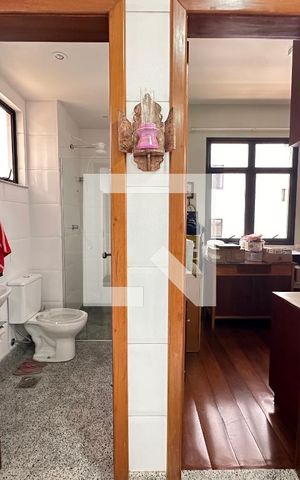 Apartamento à venda com 210m², 4 quartos e 4 vagas Apartamento à venda com 210m², 4 quartos e 4 vagasBanheiro