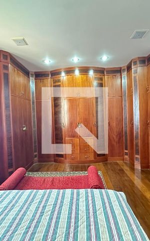 Apartamento à venda com 210m², 4 quartos e 4 vagas Apartamento à venda com 210m², 4 quartos e 4 vagasQuarto 4
