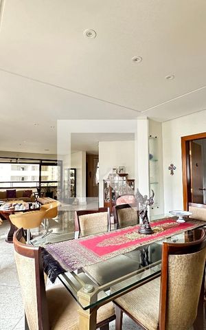 Apartamento à venda com 210m², 4 quartos e 4 vagas Apartamento à venda com 210m², 4 quartos e 4 vagasSala