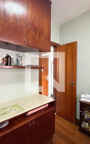 Apartamento à venda com 210m², 4 quartos e 4 vagas Apartamento à venda com 210m², 4 quartos e 4 vagasQuarto de Serviço