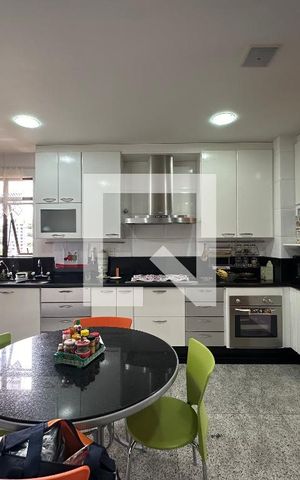 Apartamento à venda com 210m², 4 quartos e 4 vagas Apartamento à venda com 210m², 4 quartos e 4 vagasCozinha