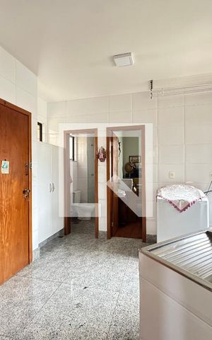 Apartamento à venda com 210m², 4 quartos e 4 vagas Apartamento à venda com 210m², 4 quartos e 4 vagasÁrea de Serviço
