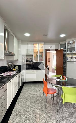 Apartamento à venda com 210m², 4 quartos e 4 vagas Apartamento à venda com 210m², 4 quartos e 4 vagasCozinha