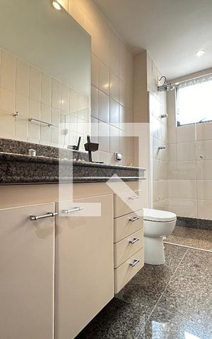 Apartamento à venda com 210m², 4 quartos e 4 vagas Apartamento à venda com 210m², 4 quartos e 4 vagasBanheiro