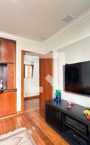 Apartamento à venda com 210m², 4 quartos e 4 vagas Apartamento à venda com 210m², 4 quartos e 4 vagasQuarto 1