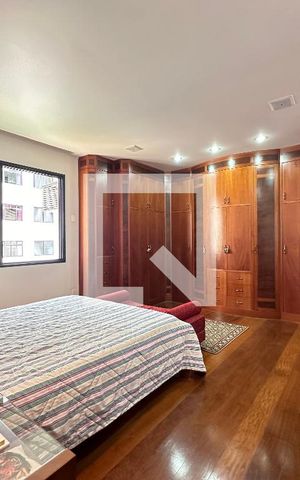 Apartamento à venda com 210m², 4 quartos e 4 vagas Apartamento à venda com 210m², 4 quartos e 4 vagasQuarto 4