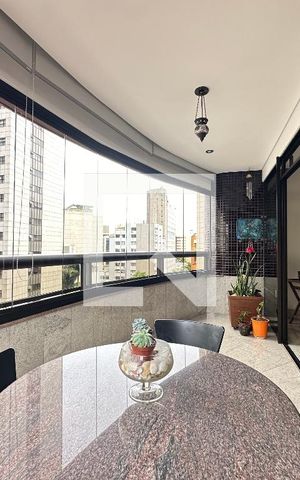 Apartamento à venda com 210m², 4 quartos e 4 vagas Apartamento à venda com 210m², 4 quartos e 4 vagasVaranda da Sala